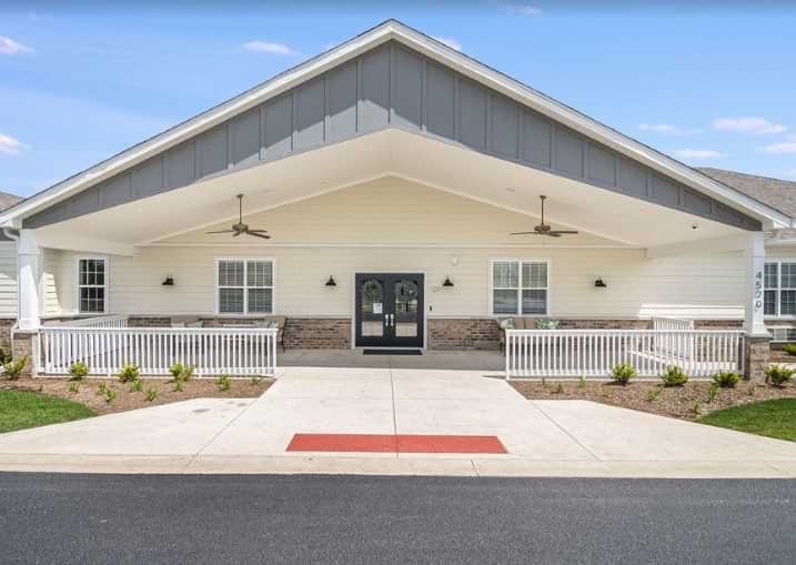 The Heathers Senior Homes of Lake in the Hills